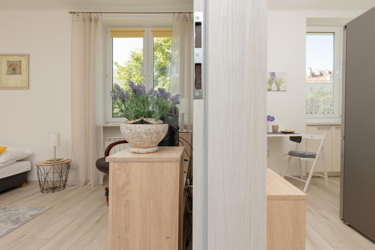 Raclawicka Cozy Studio Apartment By Noclegi Renters Varsóvia Exterior foto
